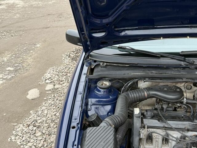 Синий Фольксваген Пассат Вариант, объемом двигателя 1.8 л и пробегом 250 тыс. км за 2499 $, фото 13 на Automoto.ua