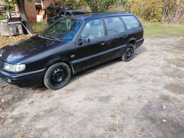 Синий Фольксваген Пассат Вариант, объемом двигателя 1.6 л и пробегом 345 тыс. км за 1081 $, фото 4 на Automoto.ua