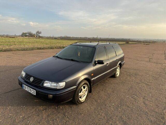 Синий Фольксваген Пассат Вариант, объемом двигателя 1.8 л и пробегом 200 тыс. км за 2150 $, фото 1 на Automoto.ua