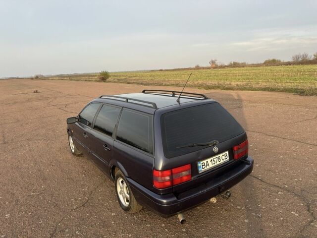 Синий Фольксваген Пассат Вариант, объемом двигателя 1.8 л и пробегом 200 тыс. км за 2150 $, фото 6 на Automoto.ua