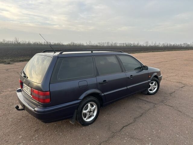 Синий Фольксваген Пассат Вариант, объемом двигателя 1.8 л и пробегом 200 тыс. км за 2150 $, фото 8 на Automoto.ua