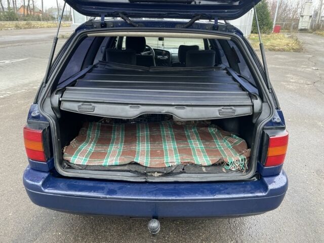 Синий Фольксваген Пассат Вариант, объемом двигателя 1.9 л и пробегом 424 тыс. км за 2300 $, фото 5 на Automoto.ua