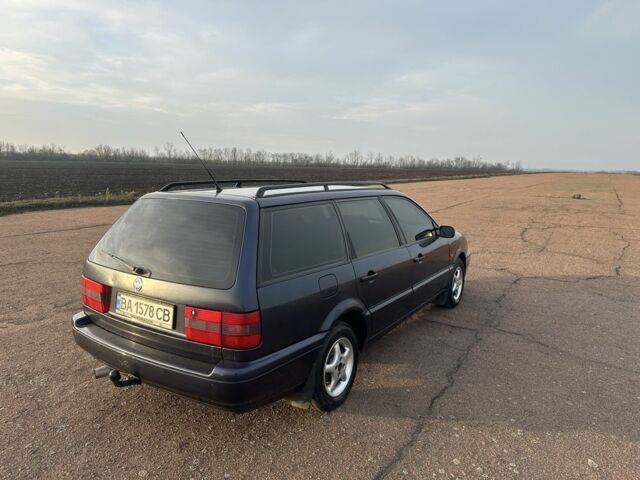 Синий Фольксваген Пассат Вариант, объемом двигателя 1.8 л и пробегом 200 тыс. км за 2150 $, фото 4 на Automoto.ua