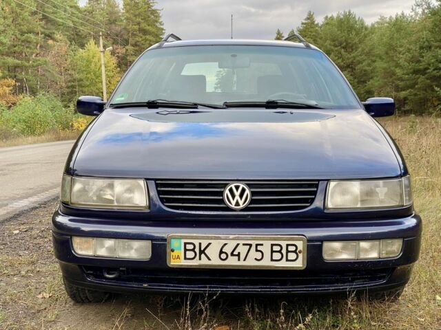 Синій Фольксваген Пассат Варіант, об'ємом двигуна 1.8 л та пробігом 350 тис. км за 3450 $, фото 2 на Automoto.ua