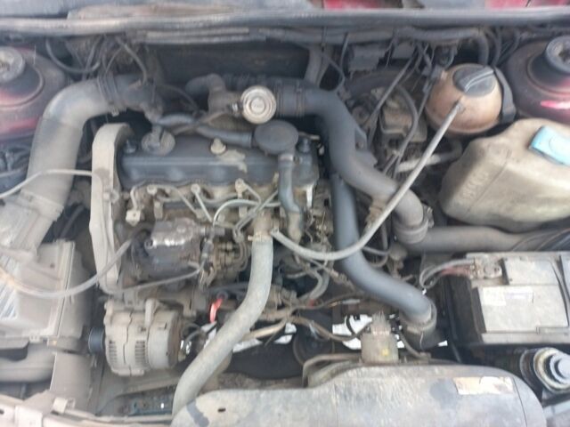 Синий Фольксваген Пассат Вариант, объемом двигателя 1.9 л и пробегом 300 тыс. км за 700 $, фото 5 на Automoto.ua