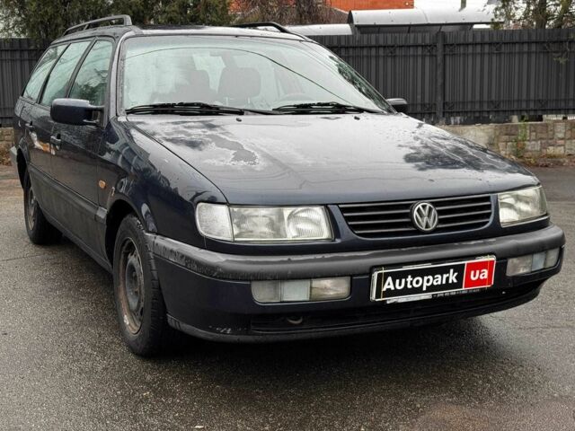 Синий Фольксваген Пассат Вариант, объемом двигателя 1.8 л и пробегом 325 тыс. км за 3640 $, фото 6 на Automoto.ua