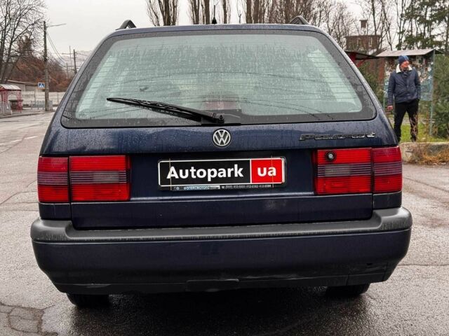 Синий Фольксваген Пассат Вариант, объемом двигателя 1.8 л и пробегом 325 тыс. км за 3640 $, фото 13 на Automoto.ua