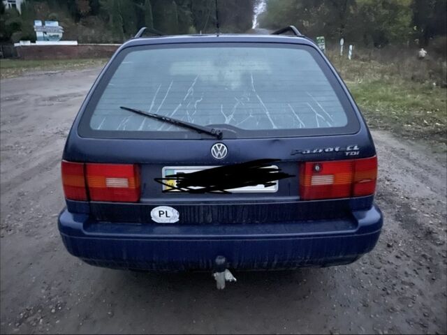 Синий Фольксваген Пассат Вариант, объемом двигателя 0 л и пробегом 315 тыс. км за 1300 $, фото 2 на Automoto.ua