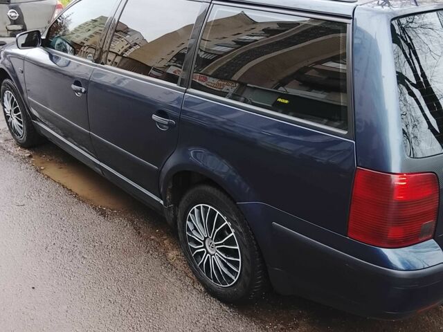 Синий Фольксваген Пассат Вариант, объемом двигателя 1.8 л и пробегом 230 тыс. км за 3199 $, фото 4 на Automoto.ua