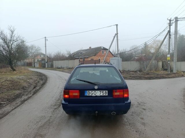 Синий Фольксваген Пассат Вариант, объемом двигателя 1.8 л и пробегом 257 тыс. км за 1600 $, фото 5 на Automoto.ua