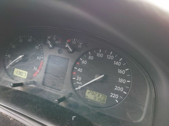 Синій Фольксваген Пассат Варіант, об'ємом двигуна 1.6 л та пробігом 290 тис. км за 4000 $, фото 5 на Automoto.ua