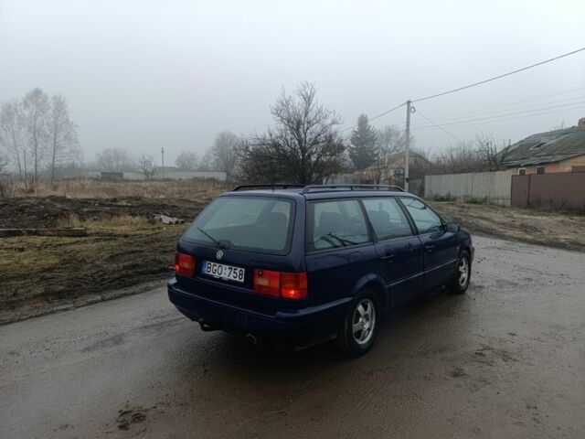 Синий Фольксваген Пассат Вариант, объемом двигателя 1.8 л и пробегом 257 тыс. км за 1600 $, фото 4 на Automoto.ua