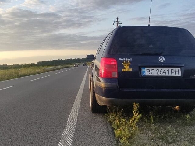 Синий Фольксваген Пассат Вариант, объемом двигателя 1.8 л и пробегом 205 тыс. км за 1600 $, фото 1 на Automoto.ua