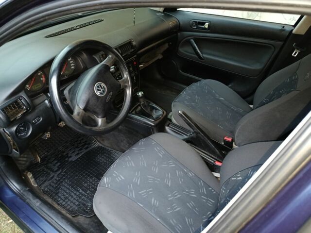 Синий Фольксваген Пассат Вариант, объемом двигателя 1.6 л и пробегом 380 тыс. км за 1700 $, фото 14 на Automoto.ua