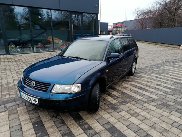 Синий Фольксваген Пассат Вариант, объемом двигателя 1.6 л и пробегом 380 тыс. км за 1700 $, фото 1 на Automoto.ua