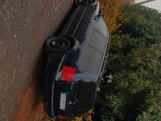 Синий Фольксваген Пассат Вариант, объемом двигателя 1.6 л и пробегом 290 тыс. км за 3000 $, фото 5 на Automoto.ua