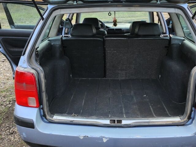 Синій Фольксваген Пассат Варіант, об'ємом двигуна 1 л та пробігом 500 тис. км за 1672 $, фото 3 на Automoto.ua