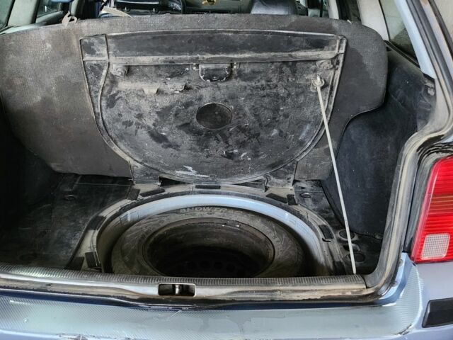 Синій Фольксваген Пассат Варіант, об'ємом двигуна 1 л та пробігом 500 тис. км за 1672 $, фото 7 на Automoto.ua