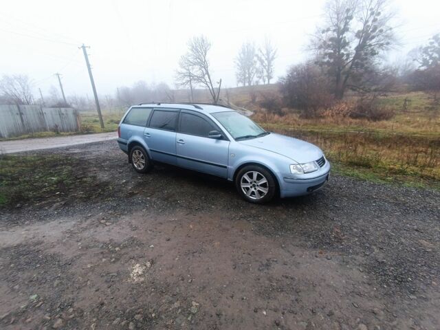 Синій Фольксваген Пассат Варіант, об'ємом двигуна 1.6 л та пробігом 400 тис. км за 2350 $, фото 2 на Automoto.ua
