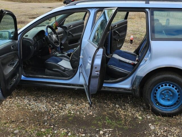 Синій Фольксваген Пассат Варіант, об'ємом двигуна 1 л та пробігом 500 тис. км за 1672 $, фото 2 на Automoto.ua