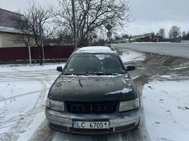 Синий Фольксваген Пассат Вариант, объемом двигателя 1.9 л и пробегом 405 тыс. км за 1300 $, фото 1 на Automoto.ua