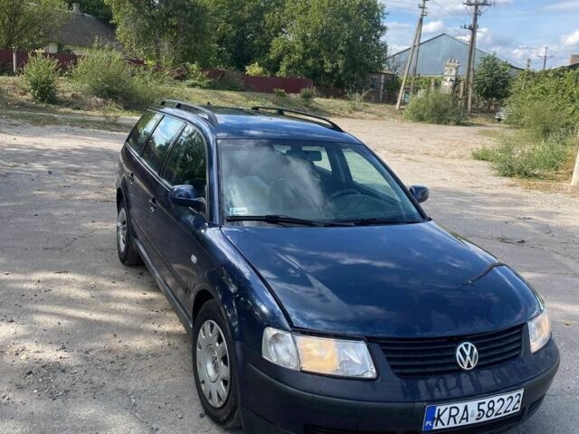 Синій Фольксваген Пассат Варіант, об'ємом двигуна 2 л та пробігом 380 тис. км за 2602 $, фото 2 на Automoto.ua