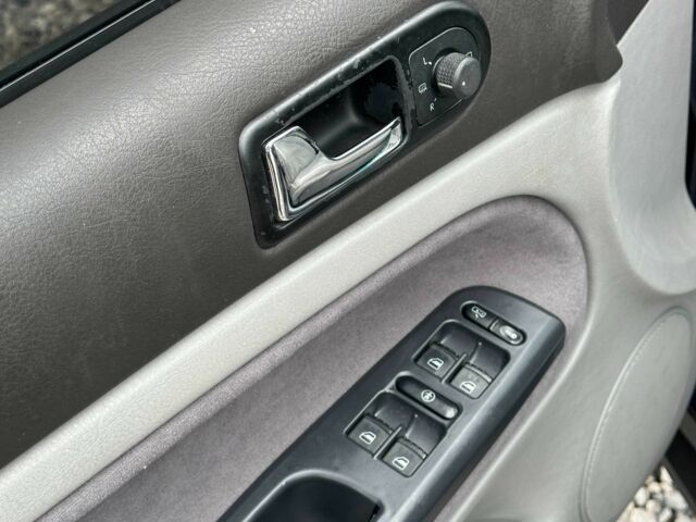 Синій Фольксваген Пассат Варіант, об'ємом двигуна 1.9 л та пробігом 310 тис. км за 5200 $, фото 11 на Automoto.ua