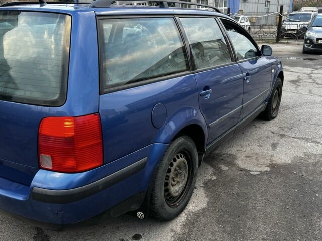 Синій Фольксваген Пассат Варіант, об'ємом двигуна 1.6 л та пробігом 120 тис. км за 2000 $, фото 3 на Automoto.ua