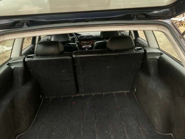 Синій Фольксваген Пассат Варіант, об'ємом двигуна 2 л та пробігом 380 тис. км за 2602 $, фото 5 на Automoto.ua