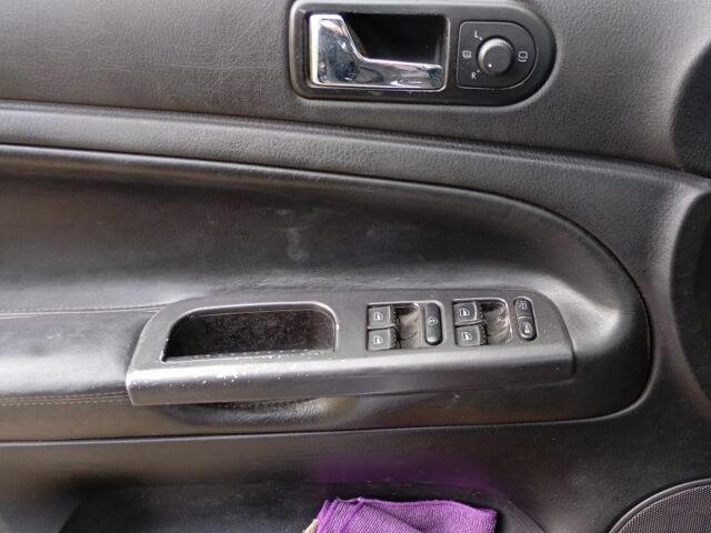 Синий Фольксваген Пассат Вариант, объемом двигателя 1.8 л и пробегом 341 тыс. км за 2750 $, фото 6 на Automoto.ua