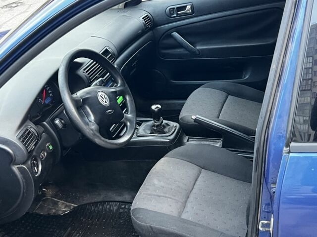 Синій Фольксваген Пассат Варіант, об'ємом двигуна 1.6 л та пробігом 120 тис. км за 2000 $, фото 4 на Automoto.ua