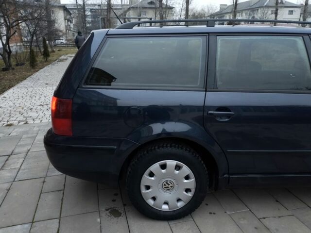 Синий Фольксваген Пассат Вариант, объемом двигателя 1.9 л и пробегом 317 тыс. км за 3499 $, фото 4 на Automoto.ua