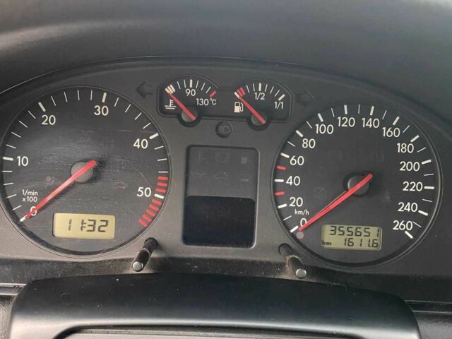 Синій Фольксваген Пассат Варіант, об'ємом двигуна 1.9 л та пробігом 355 тис. км за 2011 $, фото 7 на Automoto.ua