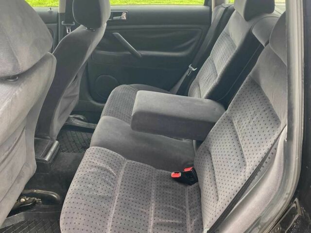 Синій Фольксваген Пассат Варіант, об'ємом двигуна 1.9 л та пробігом 355 тис. км за 2011 $, фото 13 на Automoto.ua