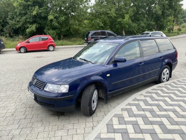 Синий Фольксваген Пассат Вариант, объемом двигателя 1.6 л и пробегом 320 тыс. км за 3150 $, фото 1 на Automoto.ua