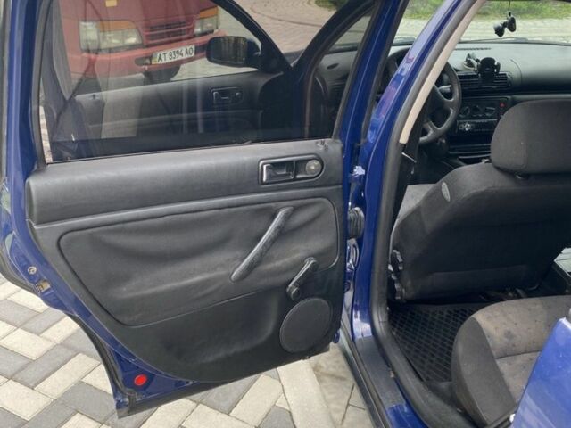 Синий Фольксваген Пассат Вариант, объемом двигателя 1.6 л и пробегом 320 тыс. км за 3150 $, фото 6 на Automoto.ua