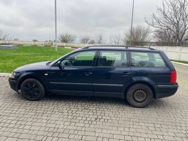 Синій Фольксваген Пассат Варіант, об'ємом двигуна 1.9 л та пробігом 355 тис. км за 2011 $, фото 8 на Automoto.ua