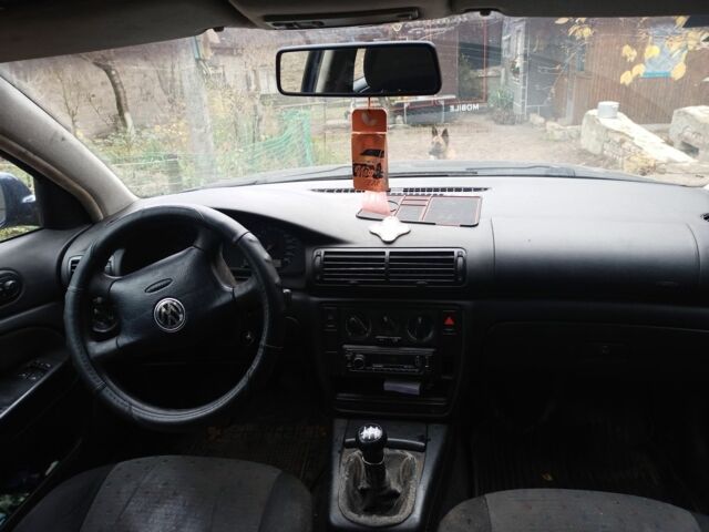 Синій Фольксваген Пассат Варіант, об'ємом двигуна 1 л та пробігом 285 тис. км за 1700 $, фото 6 на Automoto.ua