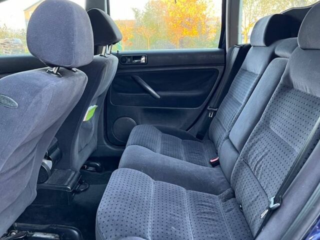 Синій Фольксваген Пассат Варіант, об'ємом двигуна 1.6 л та пробігом 279 тис. км за 2699 $, фото 5 на Automoto.ua