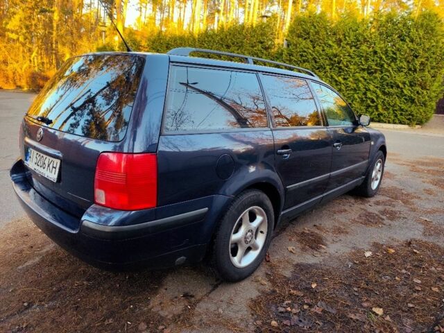 Синій Фольксваген Пассат Варіант, об'ємом двигуна 1.6 л та пробігом 330 тис. км за 2700 $, фото 3 на Automoto.ua