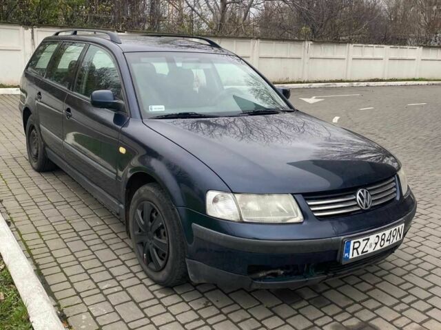 Синій Фольксваген Пассат Варіант, об'ємом двигуна 1.9 л та пробігом 355 тис. км за 2011 $, фото 5 на Automoto.ua