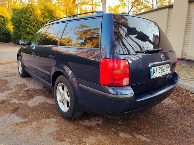 Синій Фольксваген Пассат Варіант, об'ємом двигуна 1.6 л та пробігом 330 тис. км за 2700 $, фото 2 на Automoto.ua