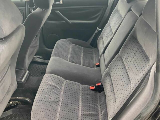 Синій Фольксваген Пассат Варіант, об'ємом двигуна 1.9 л та пробігом 355 тис. км за 2011 $, фото 11 на Automoto.ua