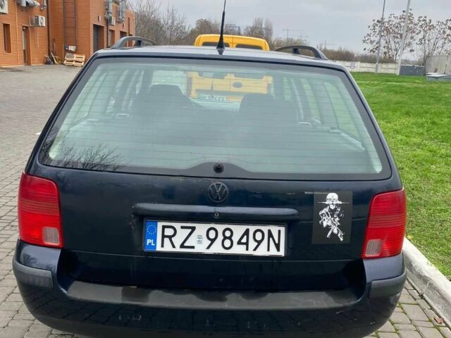 Синій Фольксваген Пассат Варіант, об'ємом двигуна 1.9 л та пробігом 355 тис. км за 2011 $, фото 2 на Automoto.ua