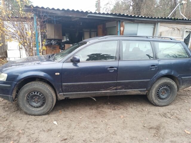 Синій Фольксваген Пассат Варіант, об'ємом двигуна 1 л та пробігом 285 тис. км за 1700 $, фото 1 на Automoto.ua