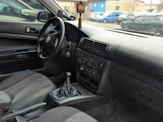 Синий Фольксваген Пассат Вариант, объемом двигателя 1.6 л и пробегом 353 тыс. км за 3200 $, фото 4 на Automoto.ua