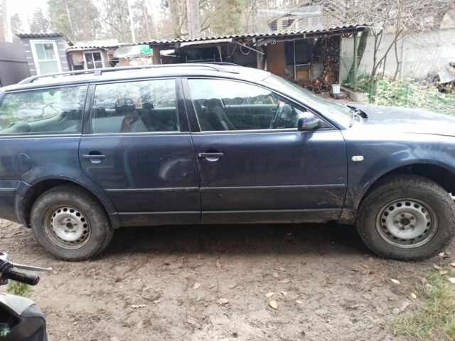 Синій Фольксваген Пассат Варіант, об'ємом двигуна 1 л та пробігом 285 тис. км за 1700 $, фото 7 на Automoto.ua