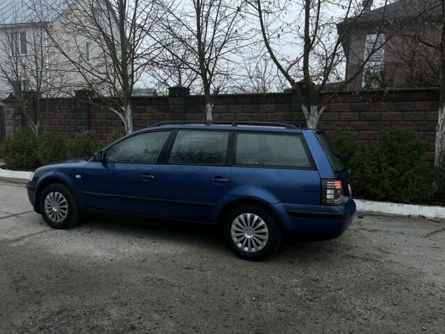 Синий Фольксваген Пассат Вариант, объемом двигателя 1.9 л и пробегом 400 тыс. км за 1899 $, фото 3 на Automoto.ua