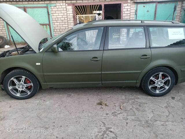 Синій Фольксваген Пассат Варіант, об'ємом двигуна 1.9 л та пробігом 444 тис. км за 2021 $, фото 1 на Automoto.ua