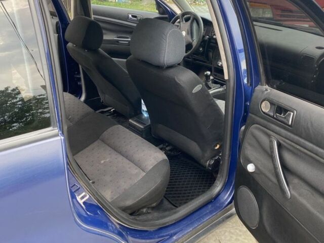 Синий Фольксваген Пассат Вариант, объемом двигателя 1.6 л и пробегом 320 тыс. км за 3150 $, фото 8 на Automoto.ua